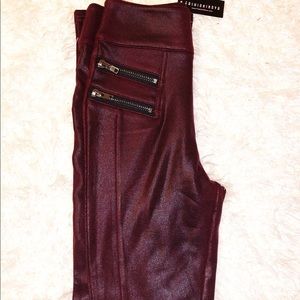 Maroon color leggings